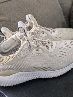 Adidas Alpha Bounce BW1196 Off White Running Shoes Womens 6 Fast Shipping